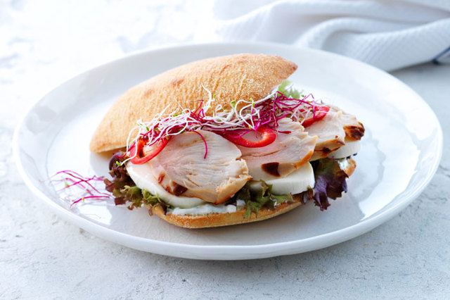 Sandwich med kylling og mozarella
