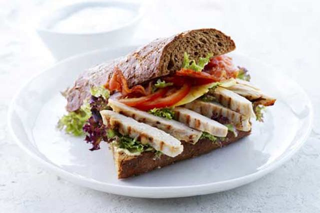Sandwich m/kylling ananas og bacon